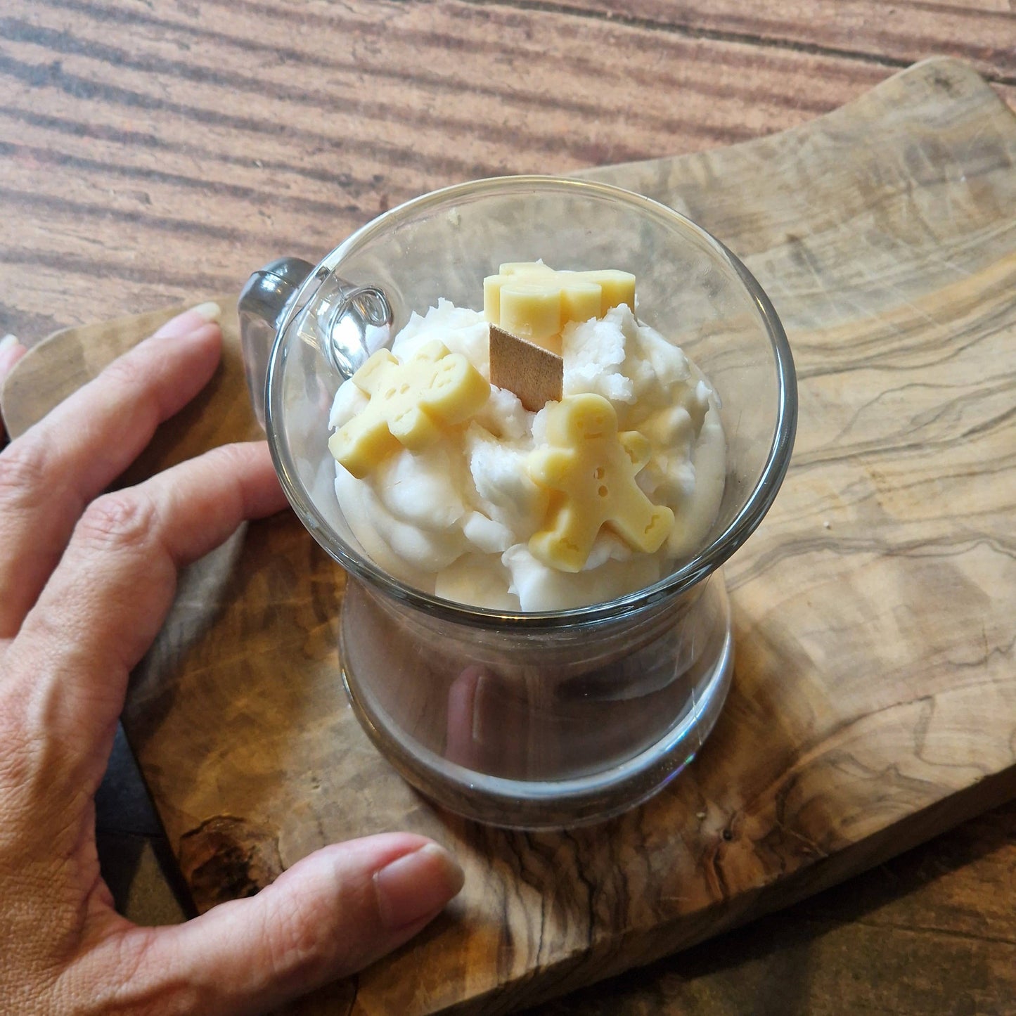 CHRISTMAS GINGERBREAD MAN & HOT CHOCOLATE SCENTED CANDLE