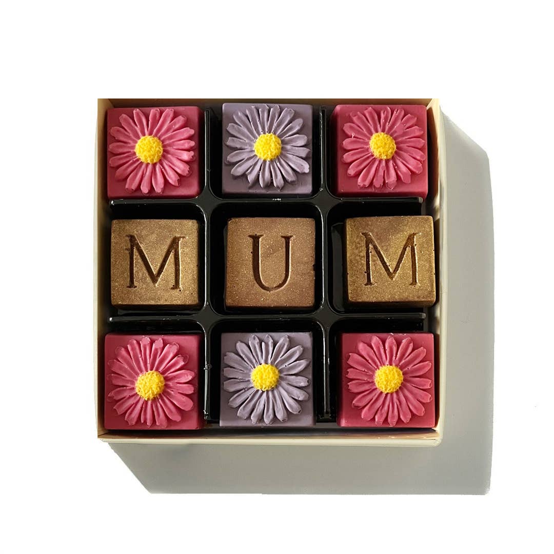 Milk Chocolate Mum & Flowers