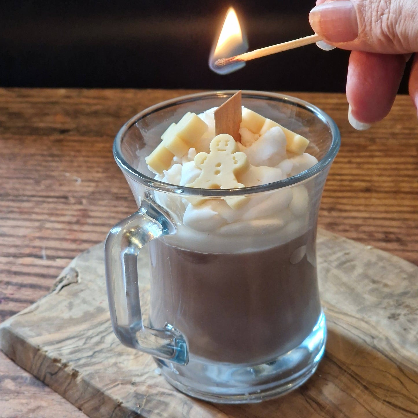 CHRISTMAS GINGERBREAD MAN & HOT CHOCOLATE SCENTED CANDLE